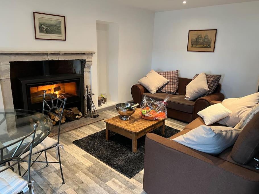 Cottage Cocooning Romantique Avec Jaccuzzi Prive Ancinnes Buitenkant foto